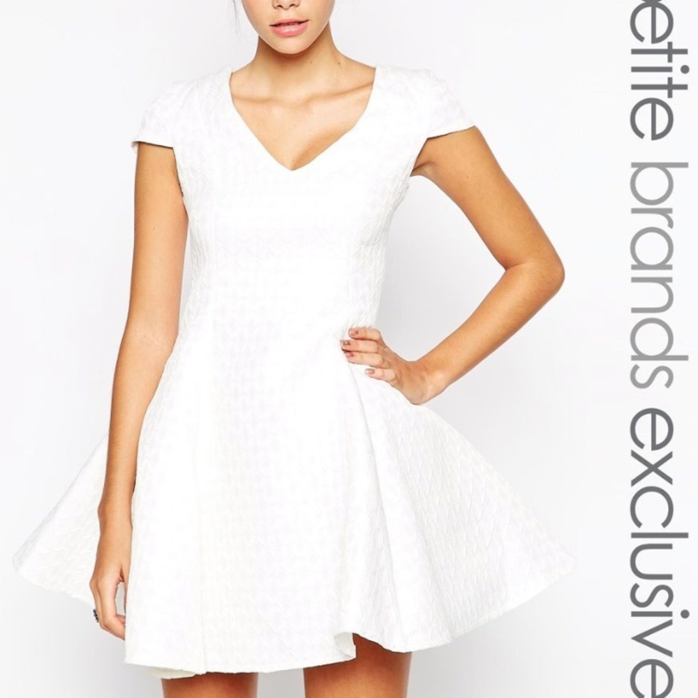 TD Structured V-Neck Skater Dress